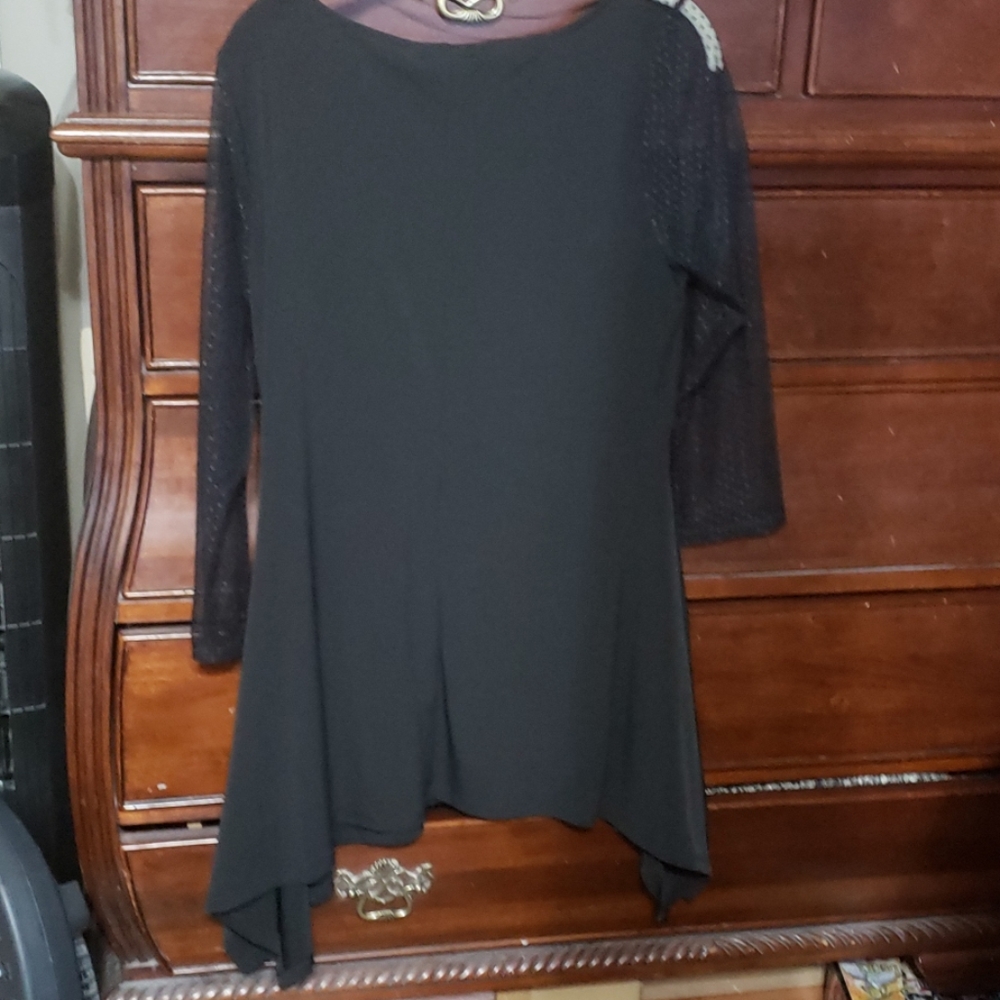 Top - Picture 2 of 3